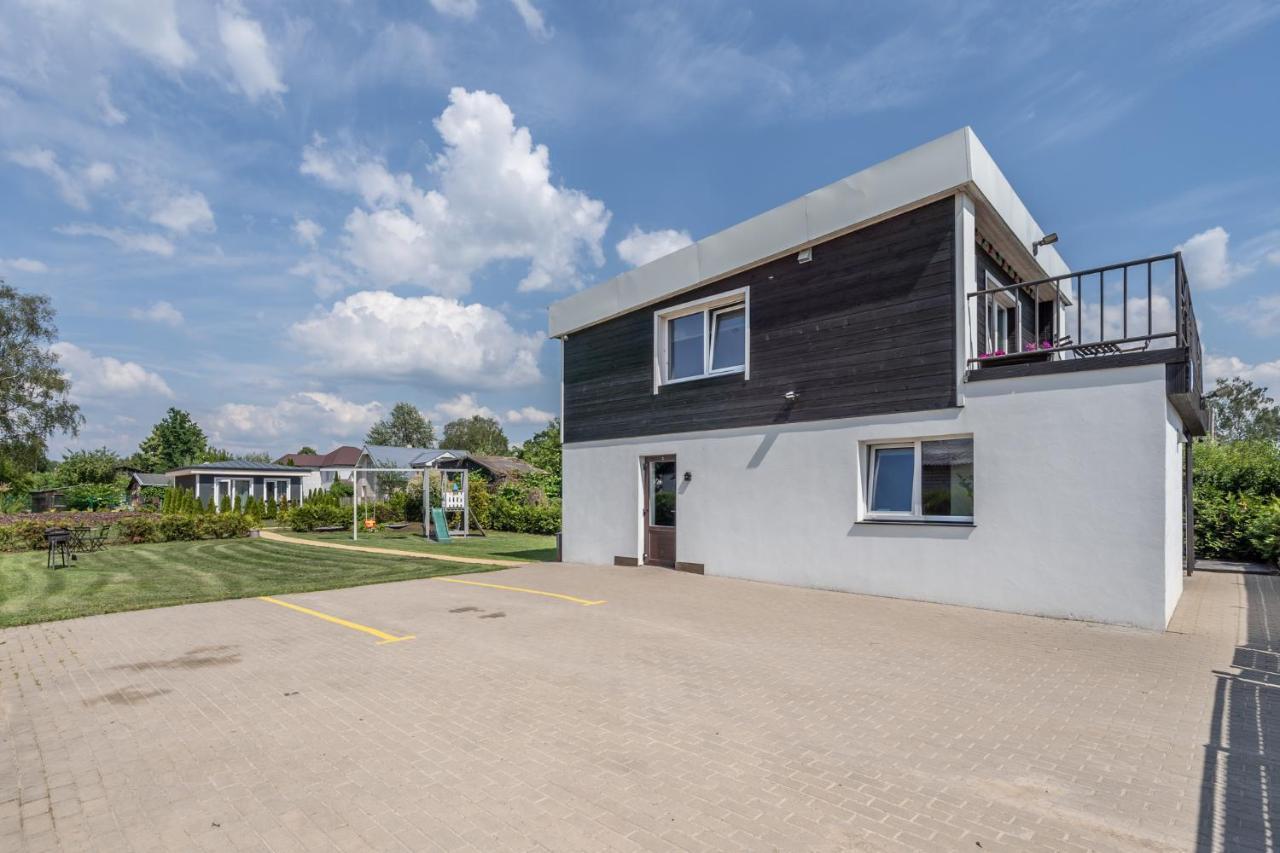 4 Bedroom House With Playground, Bbq & Free Parking * 里加