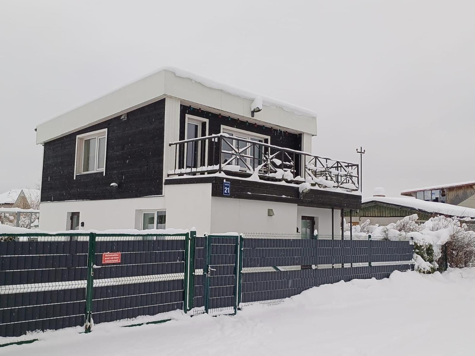 4 Bedroom House With Playground, Bbq & Free Parking Casa vacanze *