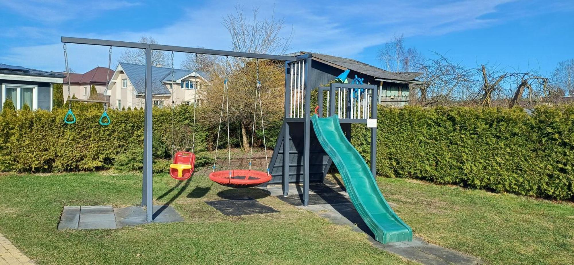 Casa vacanze 4 Bedroom House With Playground, Bbq & Free Parking Riga